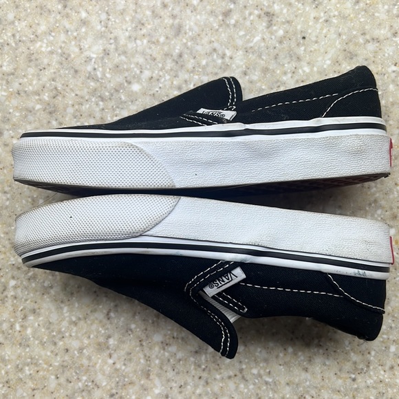 Vans - Picture 3 of 6